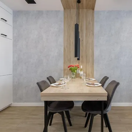Apartament Four Season By Reners *