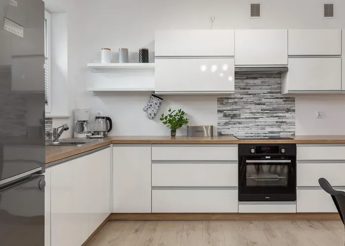 Four Season By Renters