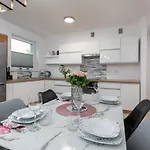 Four Season By Renters Apartment Kolobrzeg