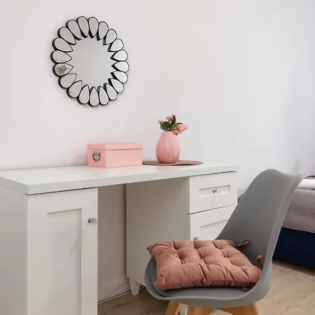 Four Season By Renters Apartment