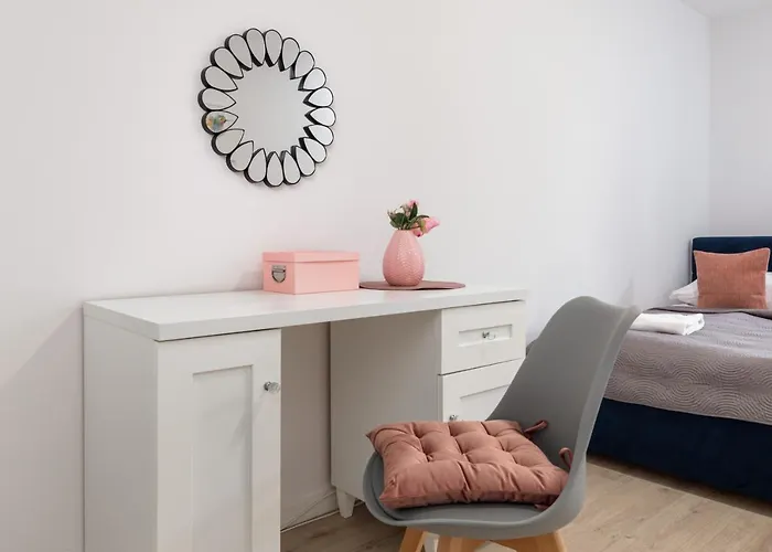 Four Season By Renters Apartment